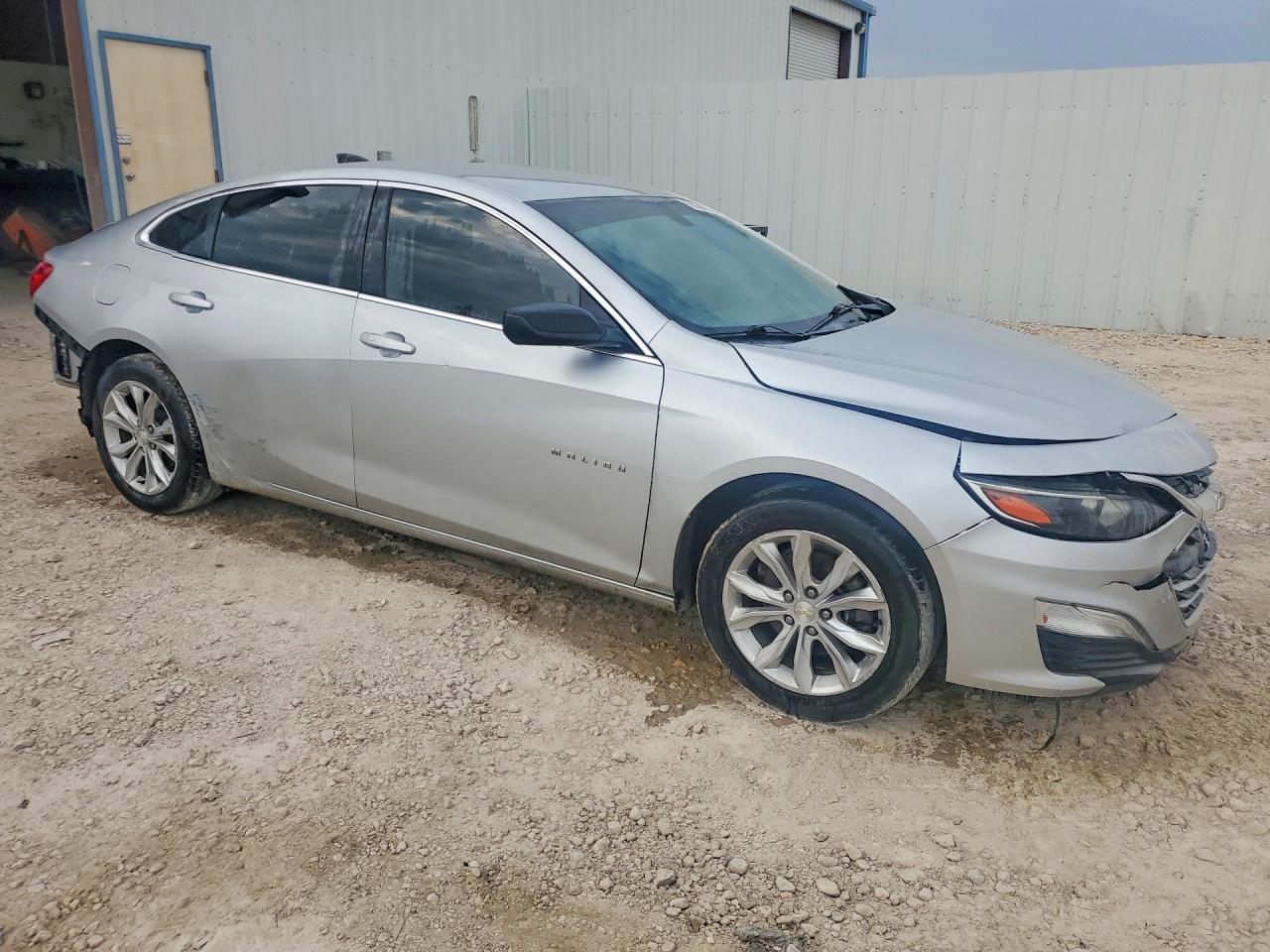2021 Chevrolet Malibu Ls - Фото 4