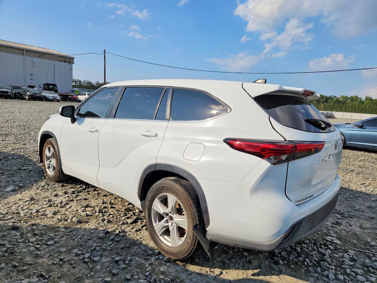 2023 Toyota Highlander Le - Image 2