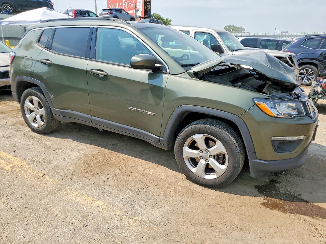 2018 Jeep Compass Latitude - Image 4