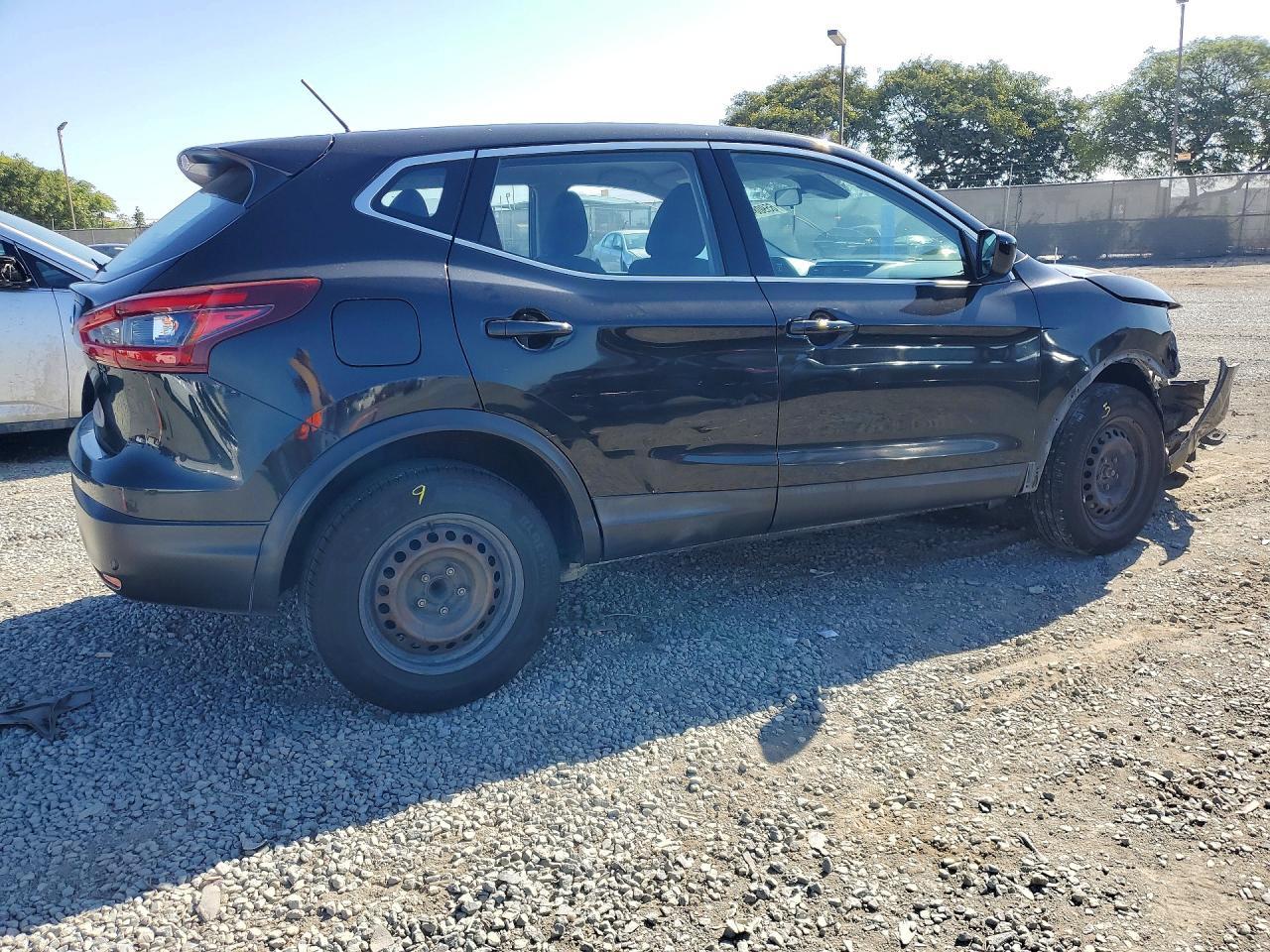 2020 Nissan Rogue Sport S - Фото 3