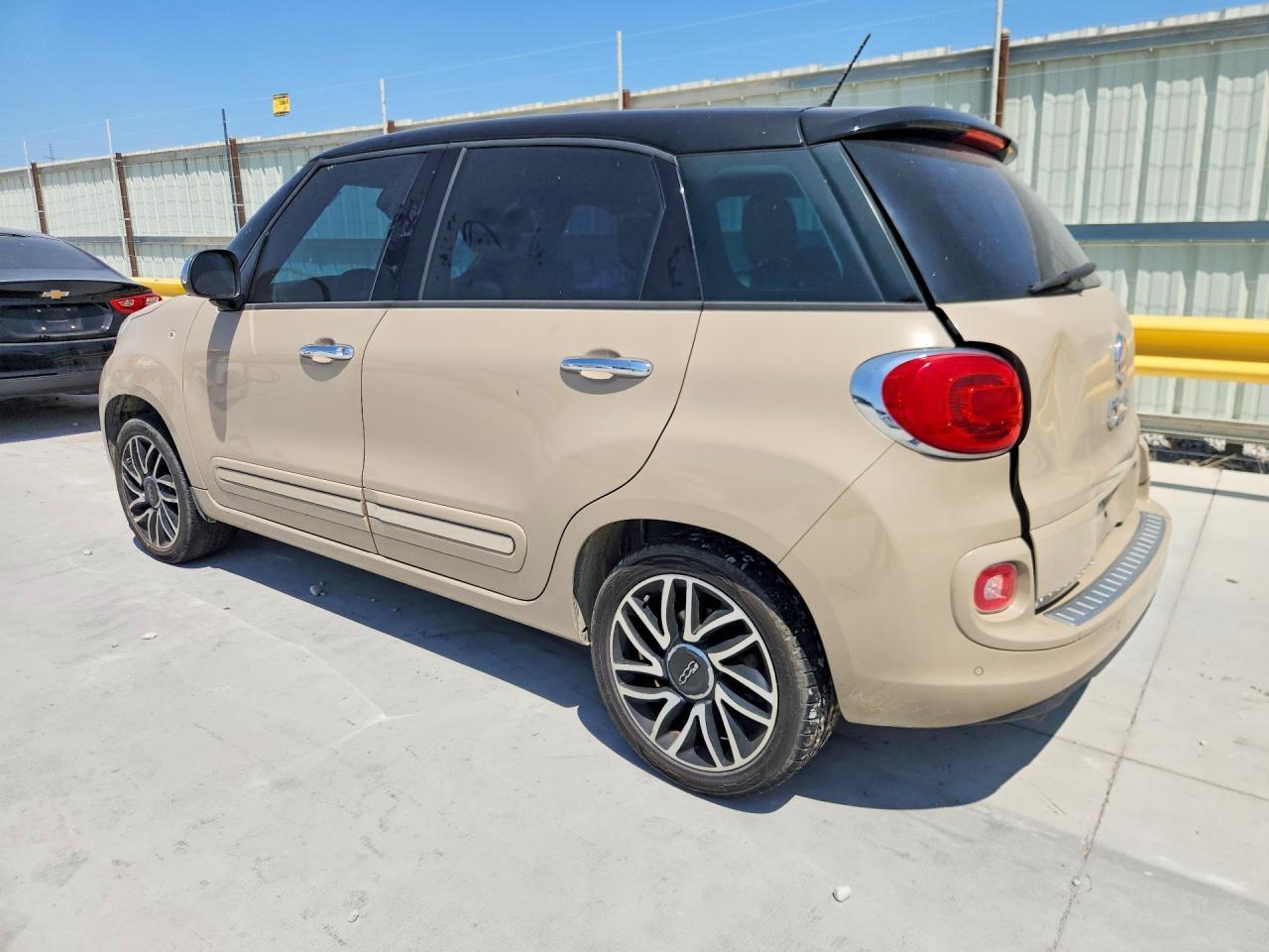 2014 Fiat 500L Lounge - Image 2