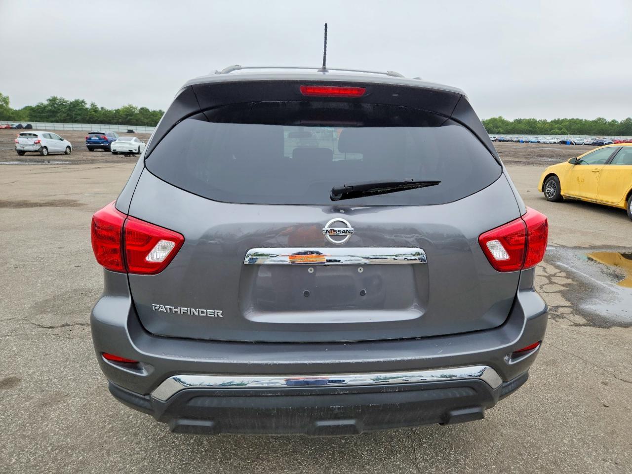 2018 Nissan Pathfinder S - Фото 6