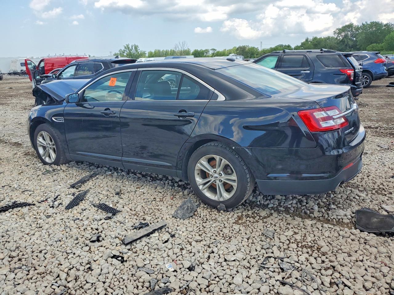 2016 Ford Taurus Sel - Фото 2