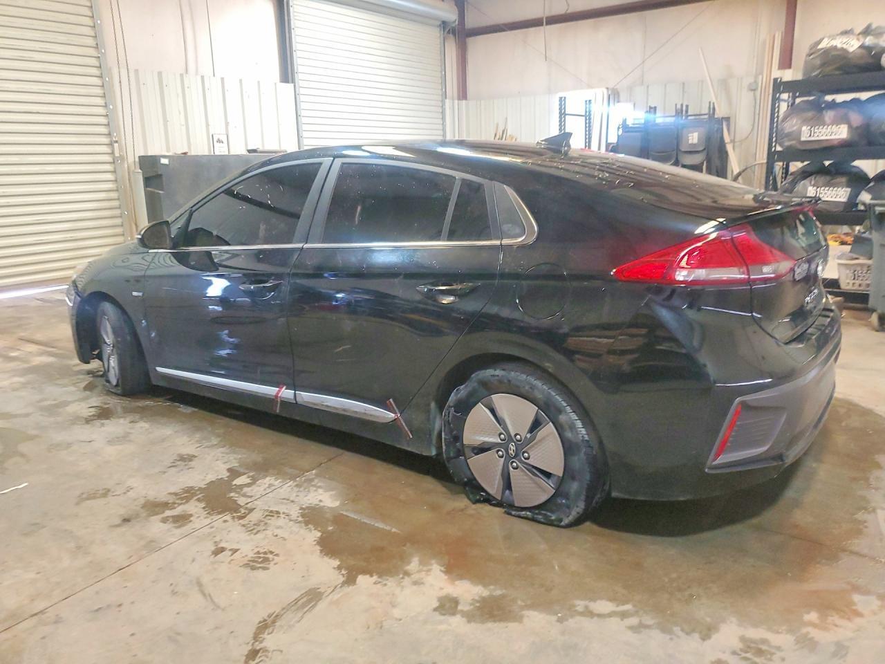 2020 Hyundai Ioniq Se - Фото 2