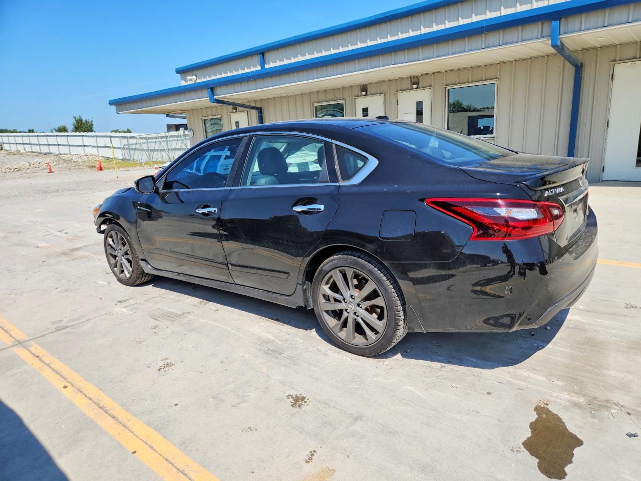 2018 Nissan Altima 2.5 Sr - Фото 2