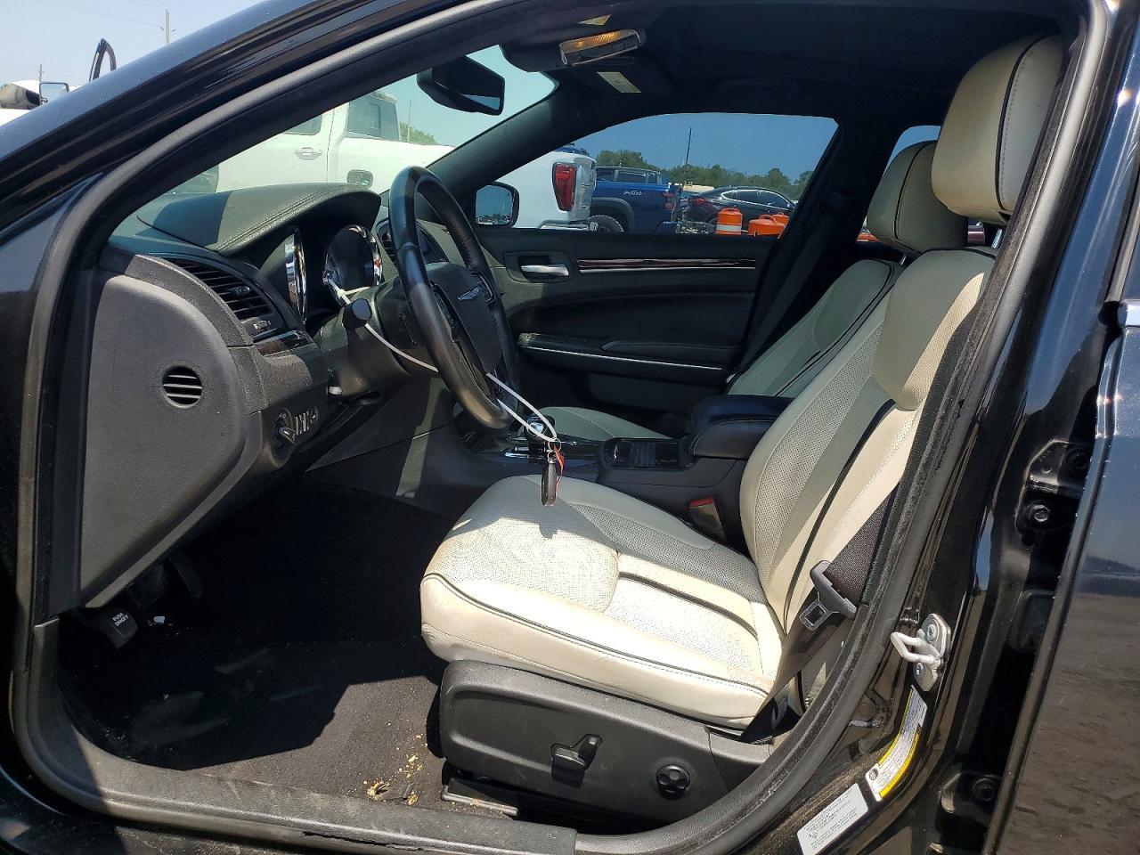 2014 Chrysler 300 - Фото 7