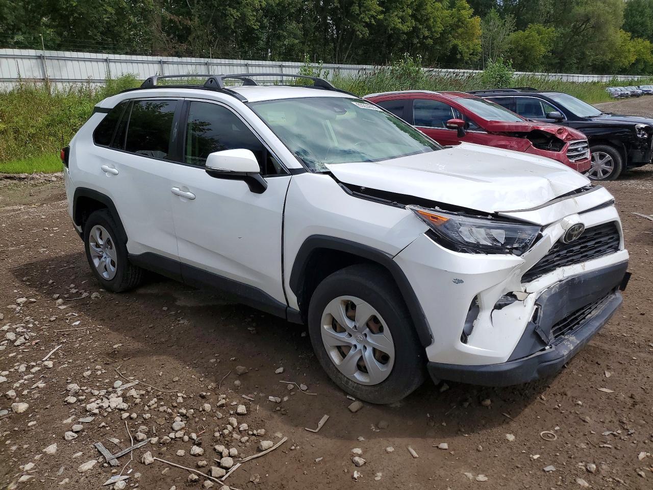 2020 Toyota Rav4 Le - Image 4