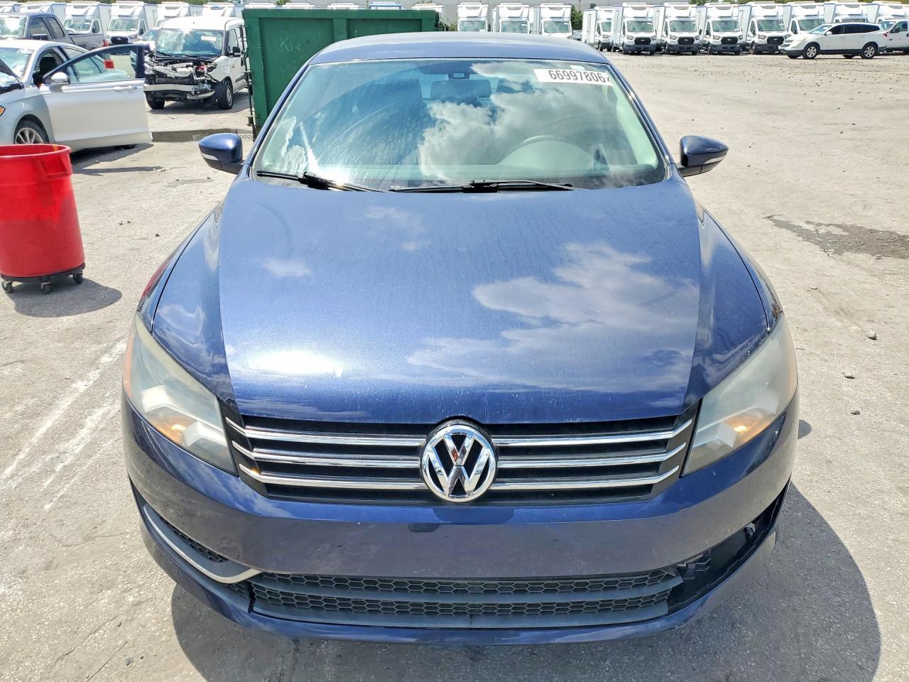 2012 Volkswagen Passat S - Фото 5