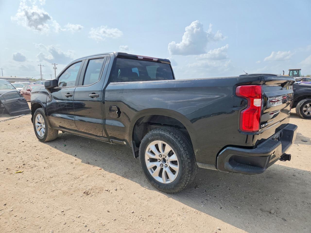 2021 Chevrolet Silverado C1500 Custom - Фото 2