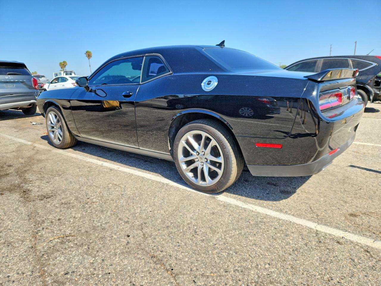 2022 Dodge Challenger Gt - Image 2