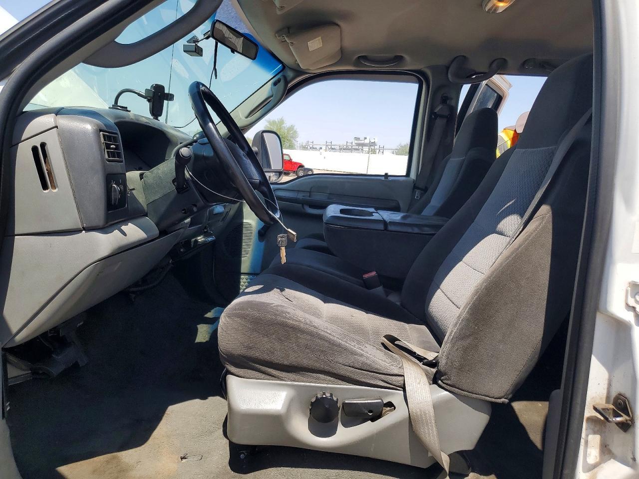 2003 Ford F350 Super Duty - Image 7