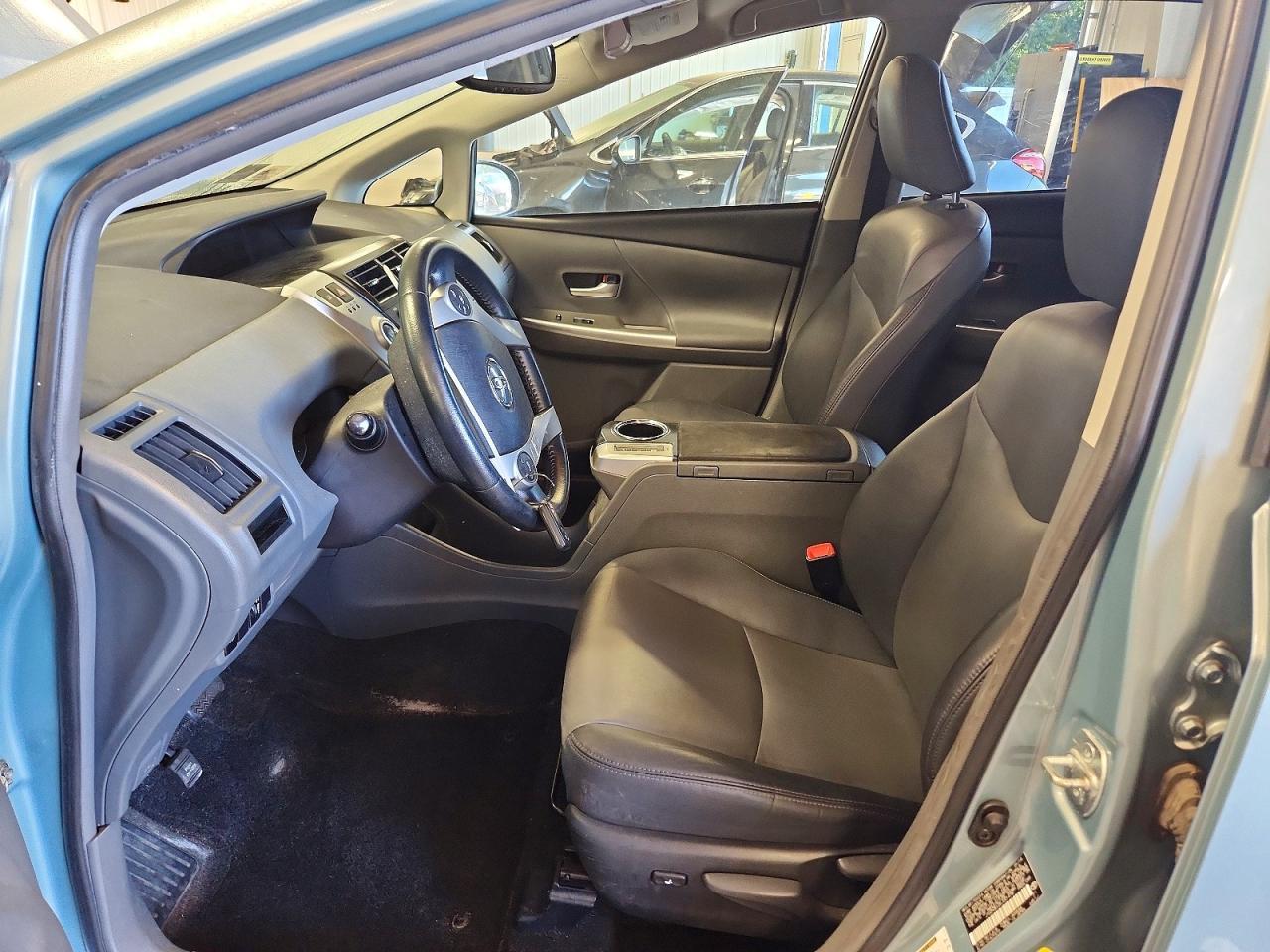 2014 Toyota Prius V Five - Фото 7