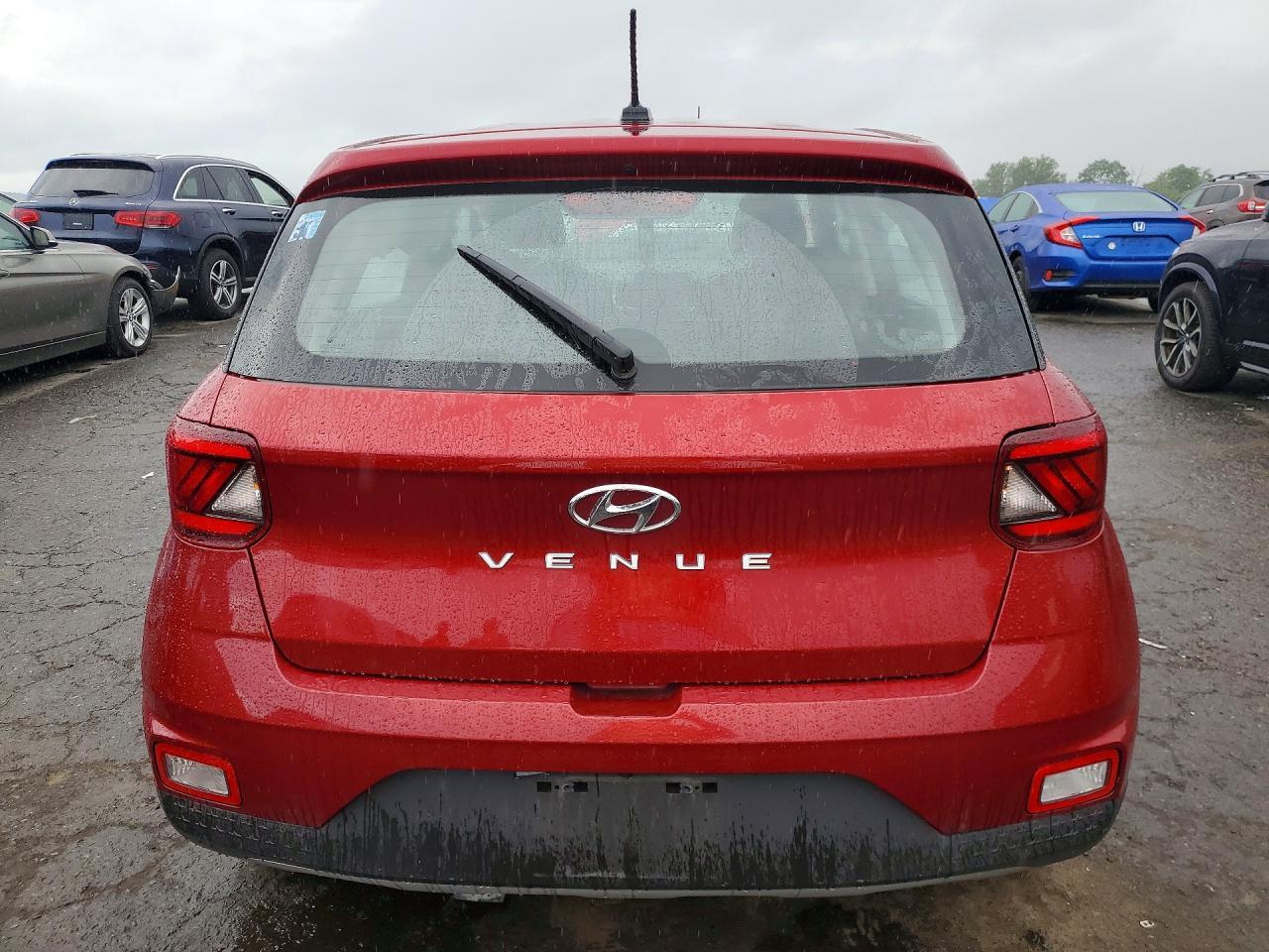 2024 Hyundai Venue Se - Image 6