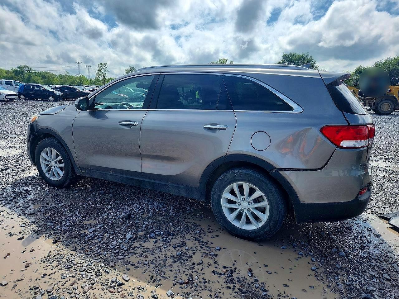 2018 Kia Sorento Lx - Image 2