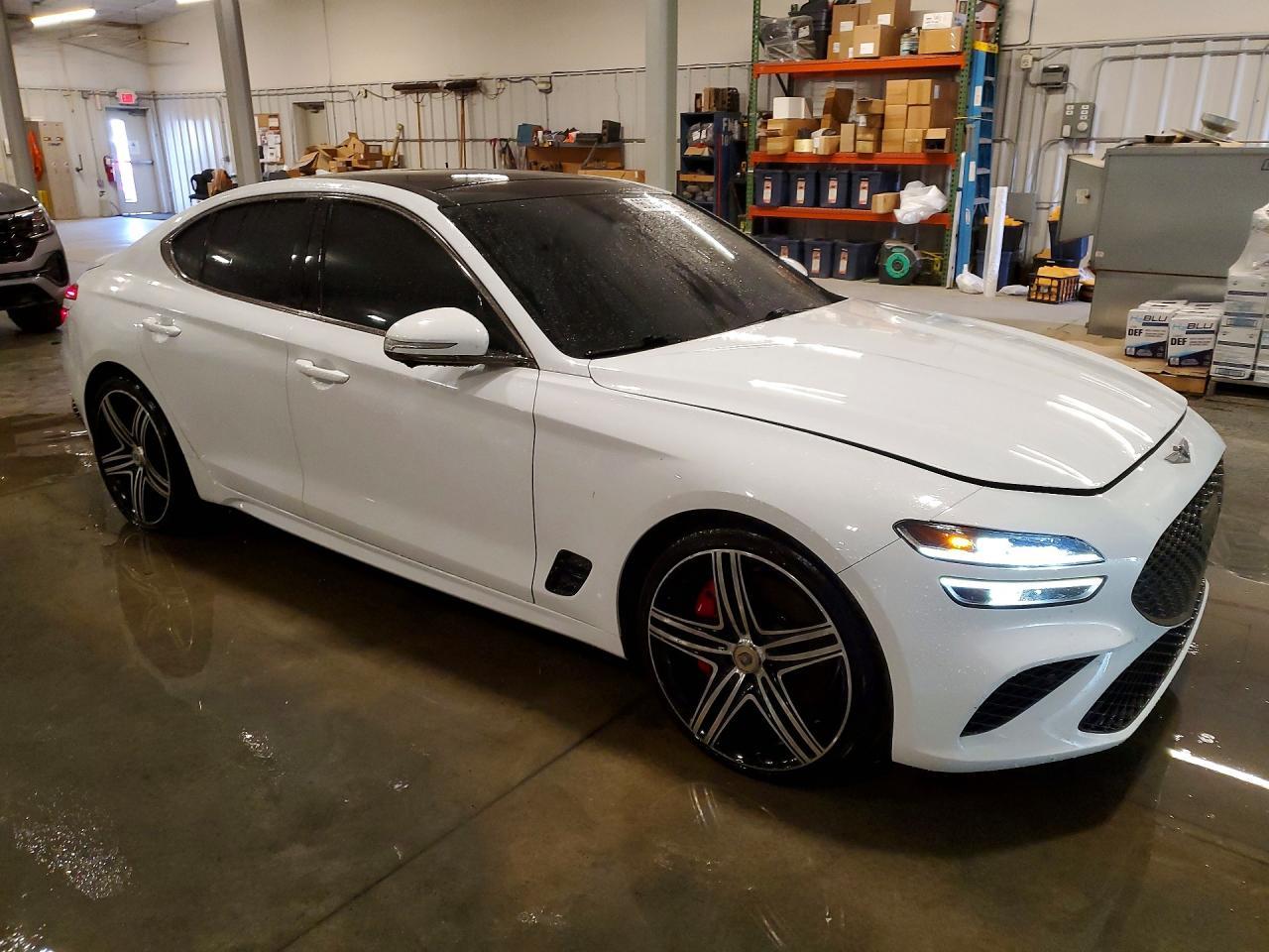 2023 Genesis G70 3.3T Standard - Image 4