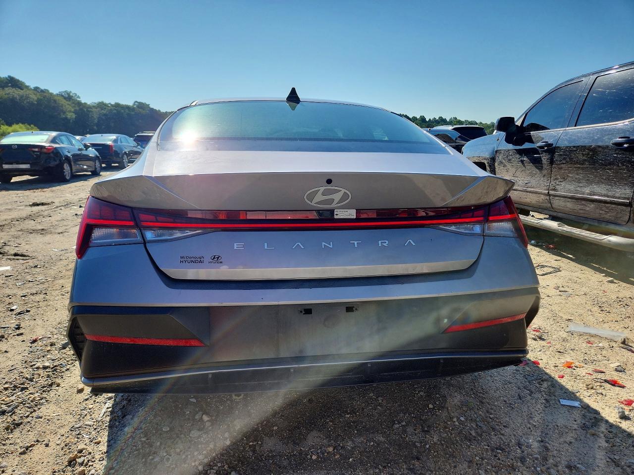 2025 Hyundai Elantra Sel - Image 6