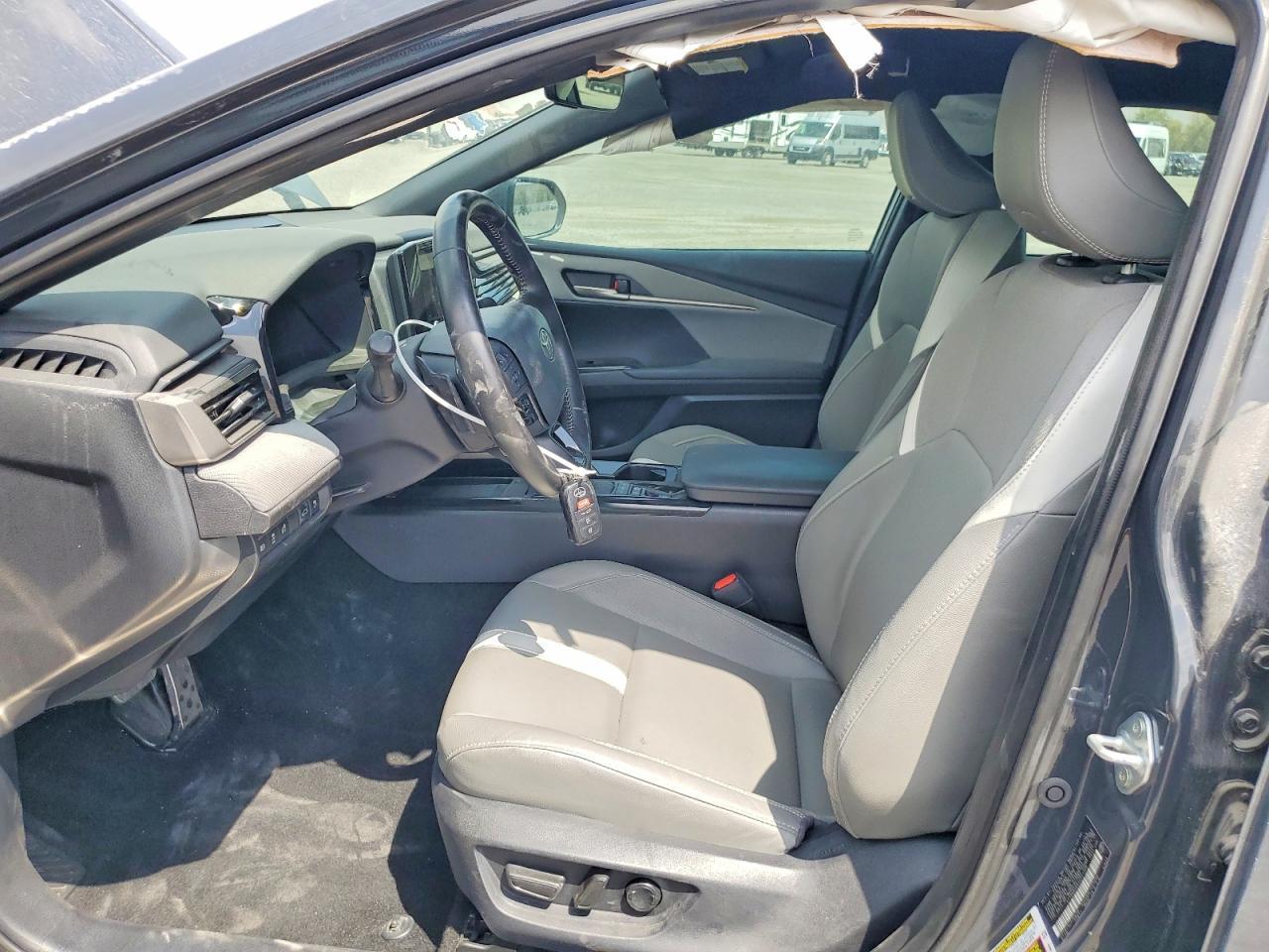 2025 Toyota Camry Se - Image 7