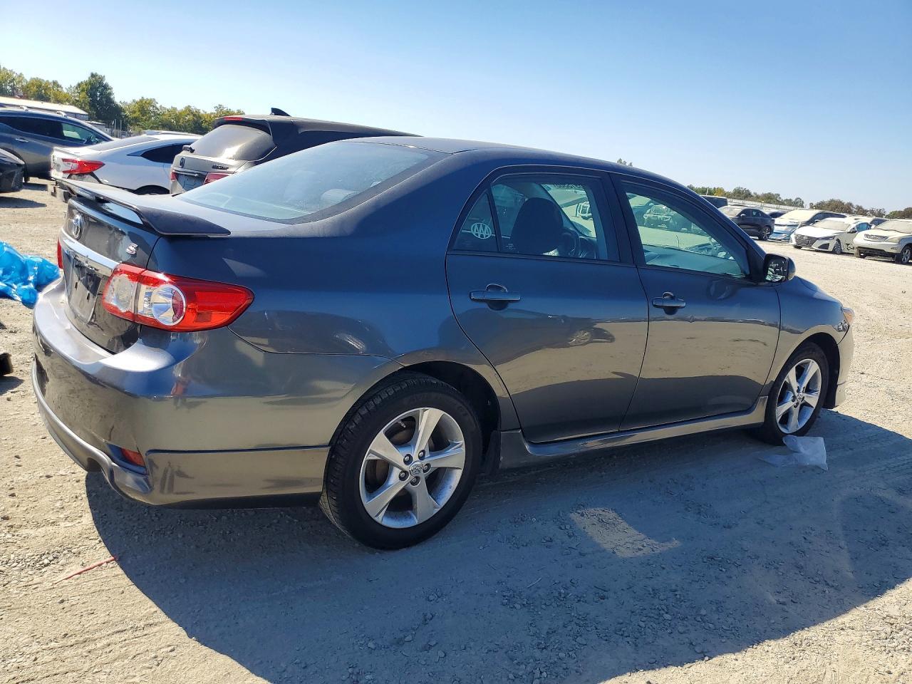2013 Toyota Corolla S - Фото 3