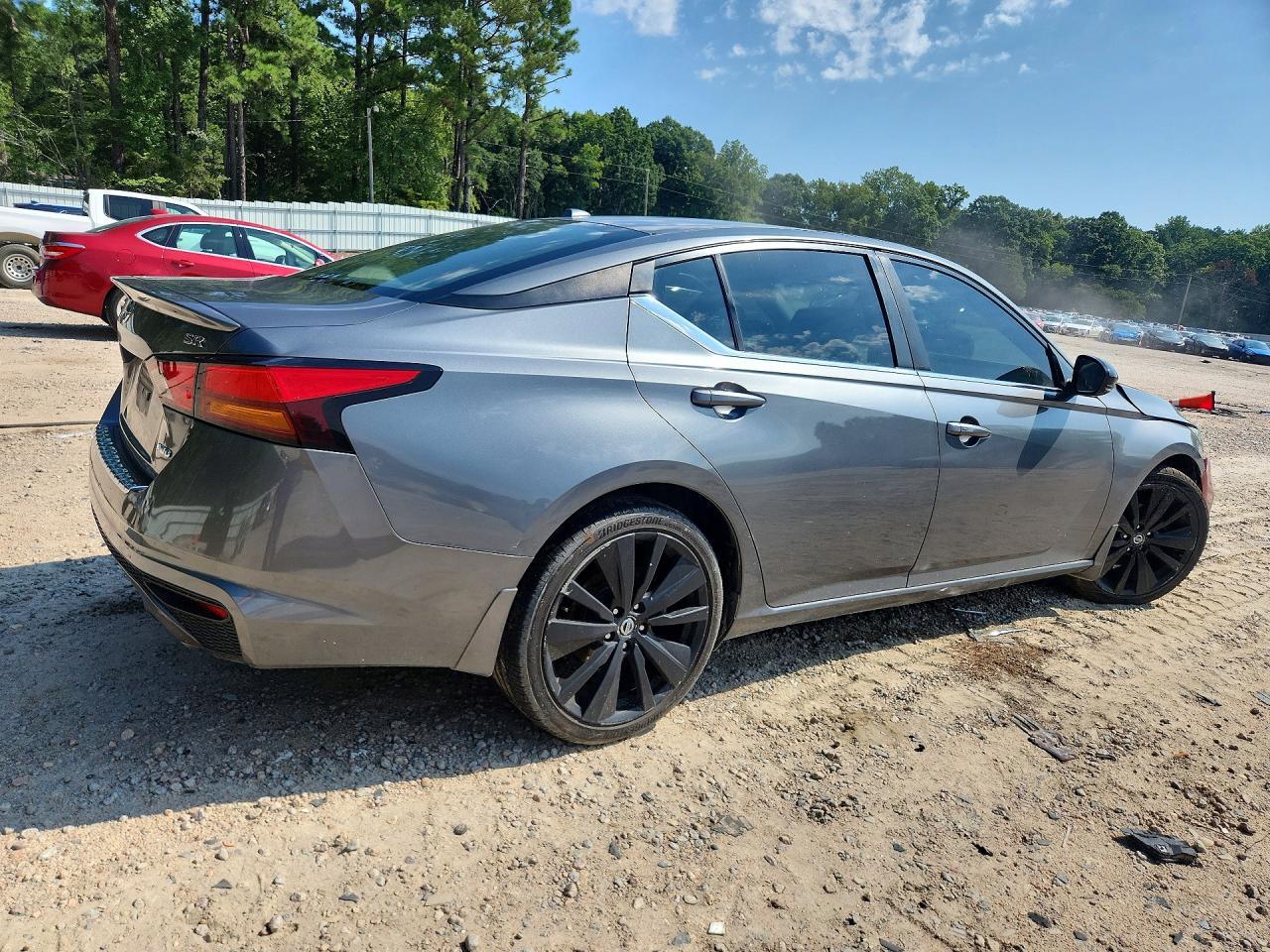 2019 Nissan Altima Sr - Фото 3