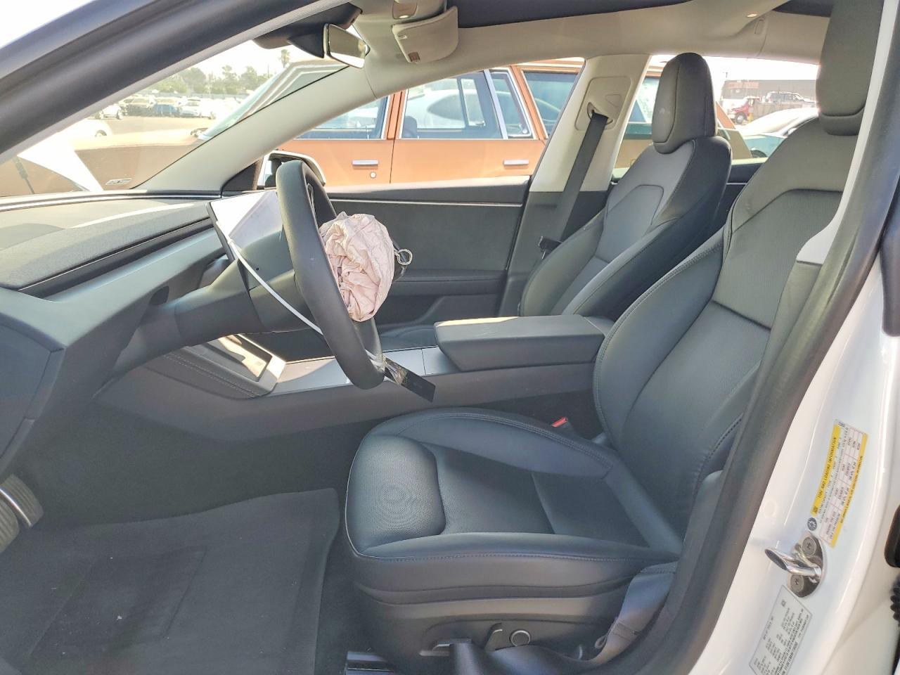 2024 Tesla Model 3 - Фото 7