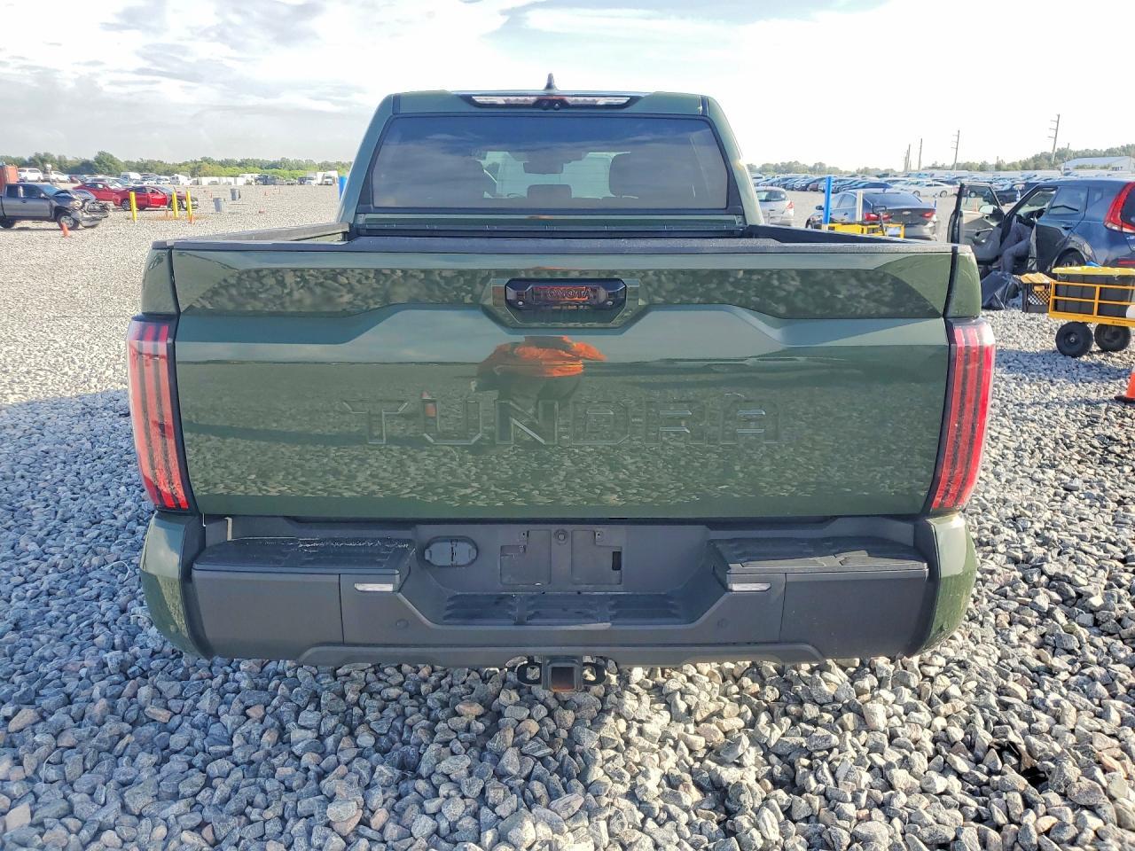 2022 Toyota Tundra Crewmax Limited - Image 6