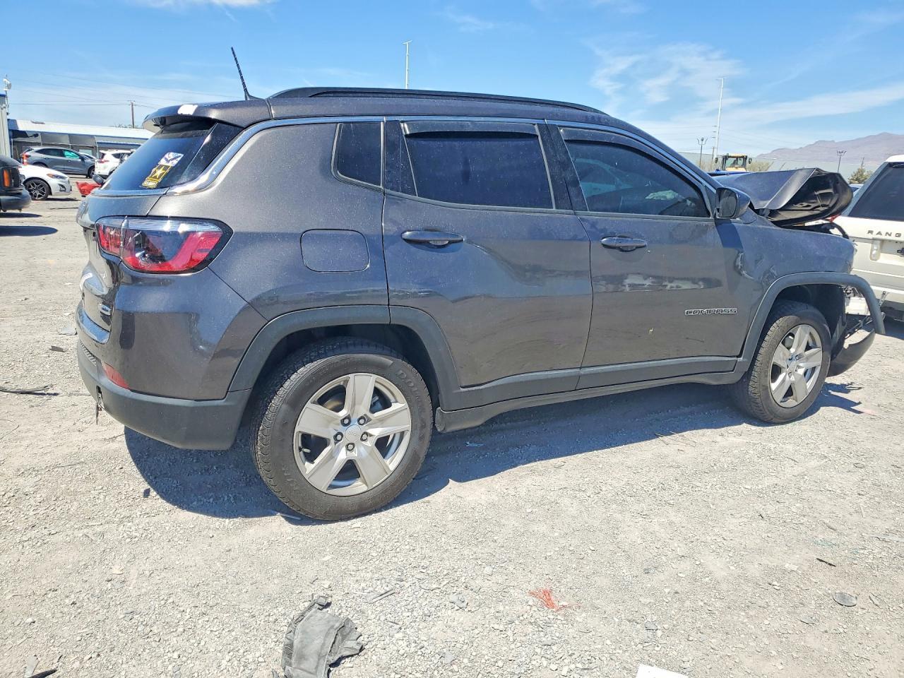 2022 Jeep Compass Latitude - Image 3