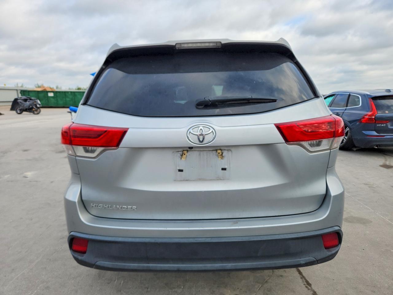 2019 Toyota Highlander Le - Фото 6