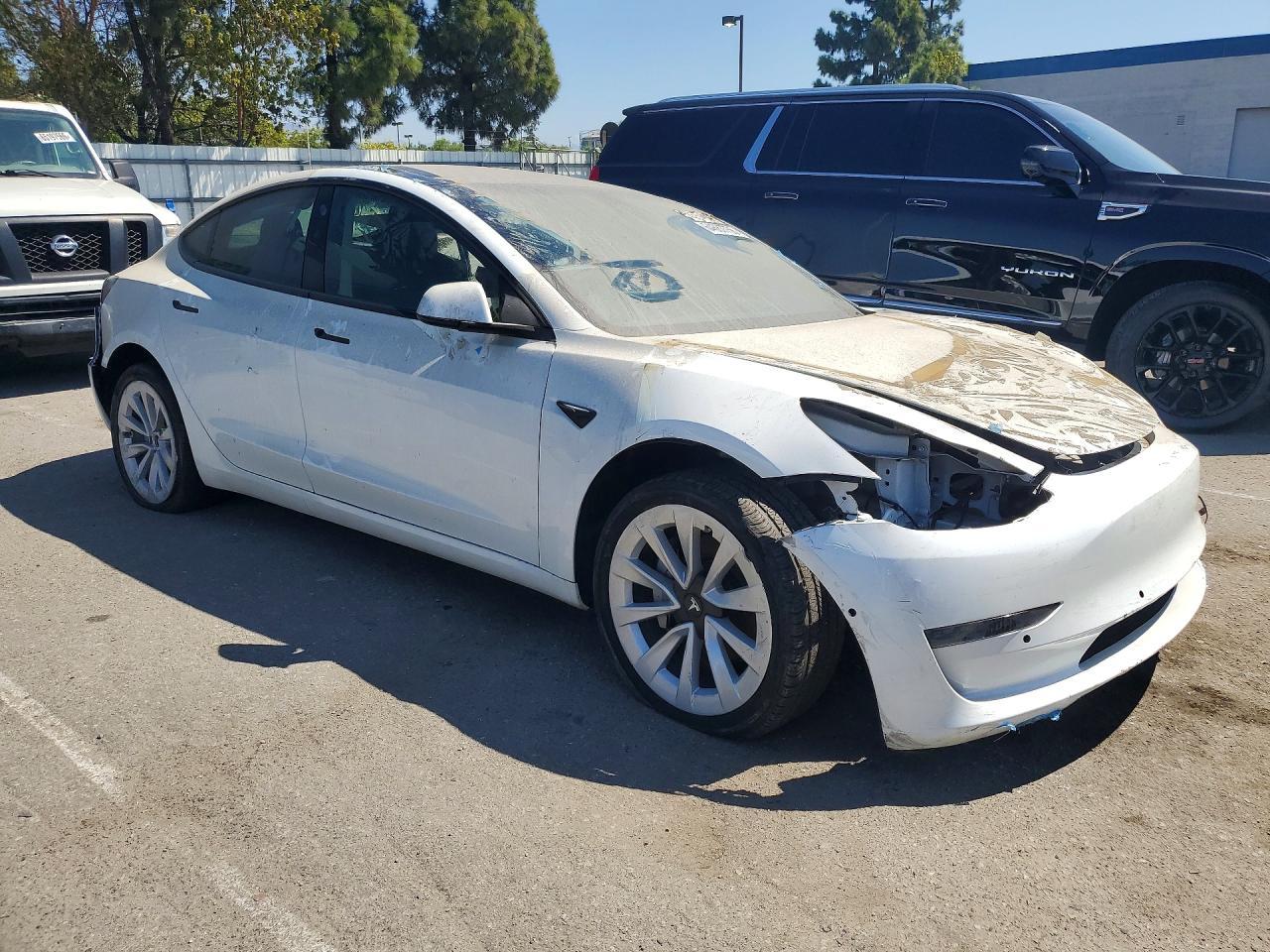 2022 Tesla Model 3 - Фото 4