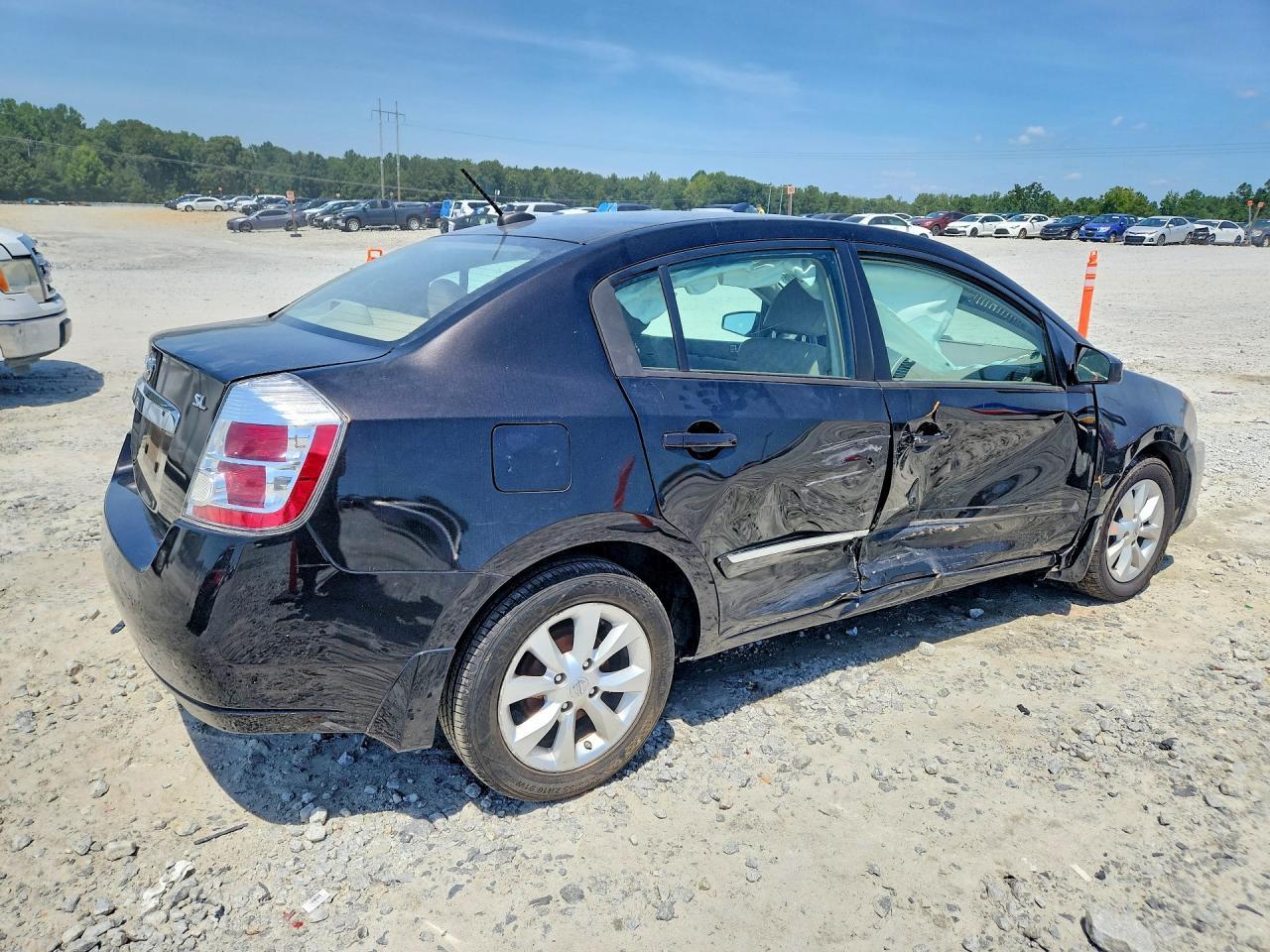 2010 Nissan Sentra 2.0 - Фото 3