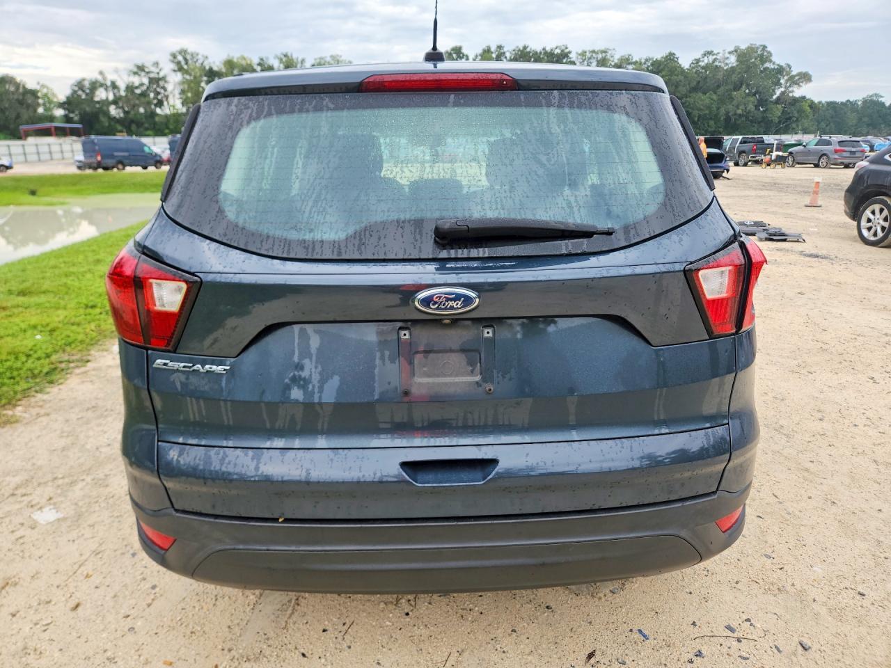 2019 Ford Escape S - Фото 6