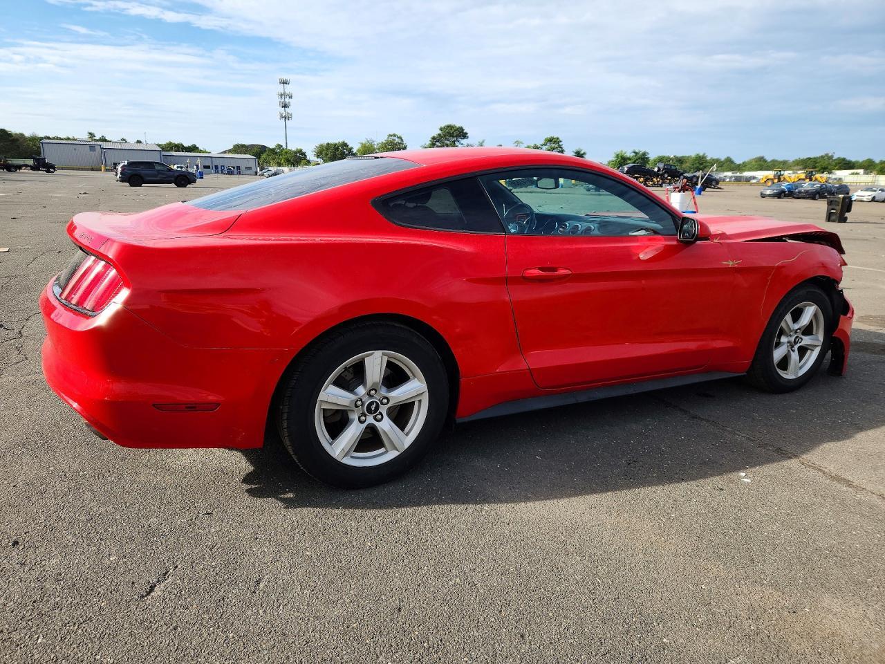 2017 Ford Mustang V6 Coupe - Фото 3