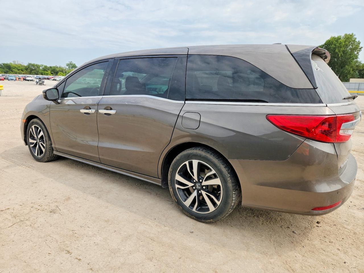 2019 Honda Odyssey Elite - Фото 2