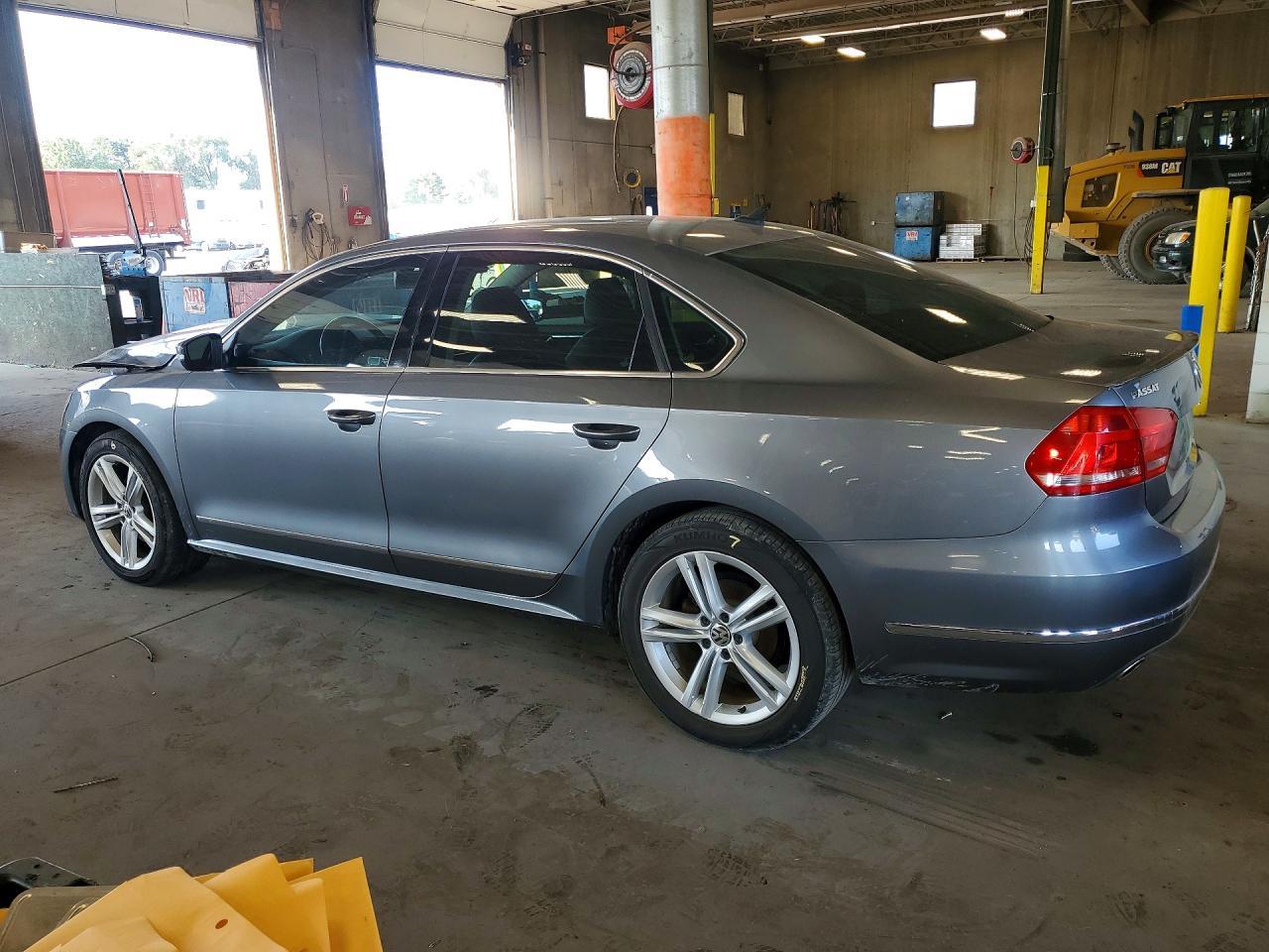 2015 Volkswagen Passat Sel - Фото 2