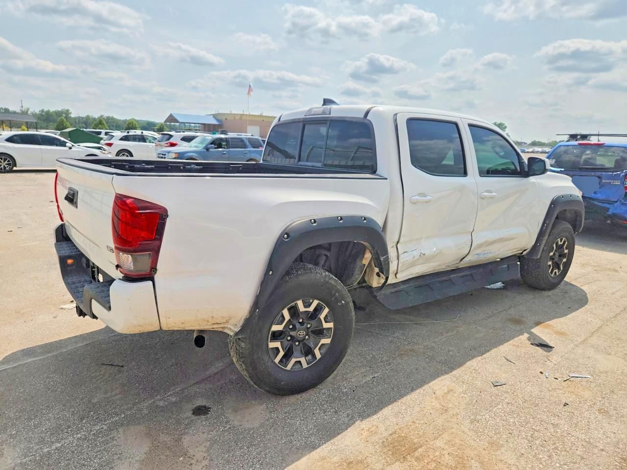 2021 Toyota Tacoma Sr V6 - Фото 3