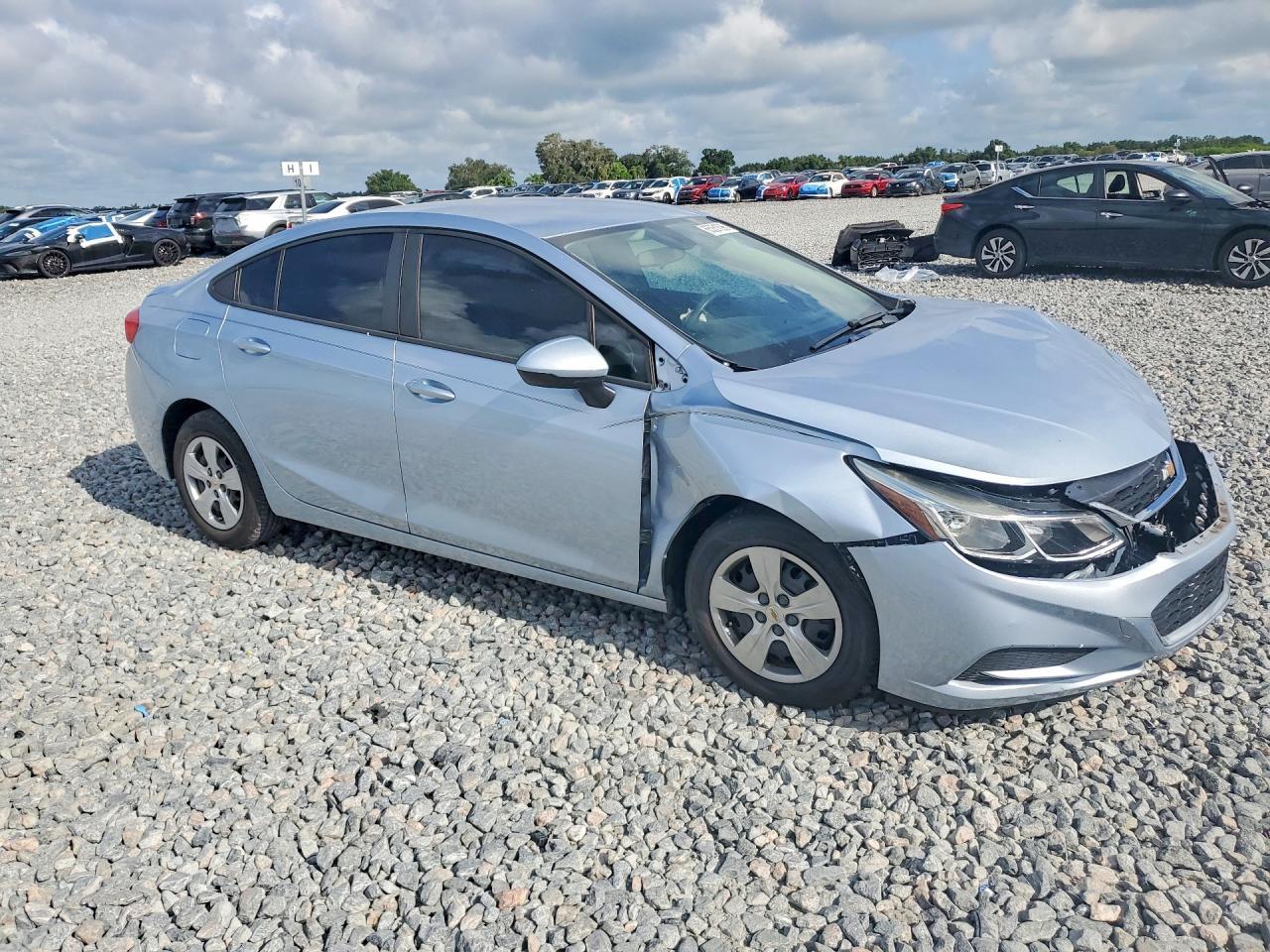 2018 Chevrolet Cruze Ls - Image 4