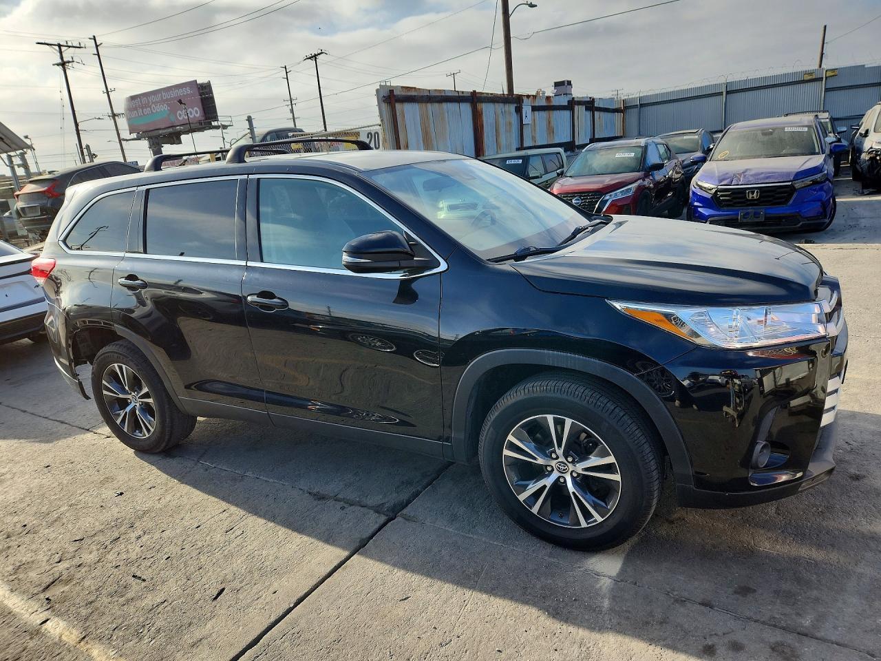 2019 Toyota Highlander Le - Фото 4