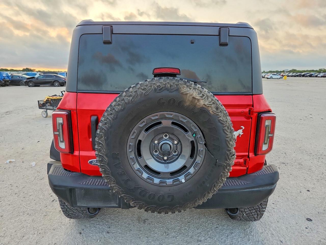 2023 Ford Bronco Base - Image 6