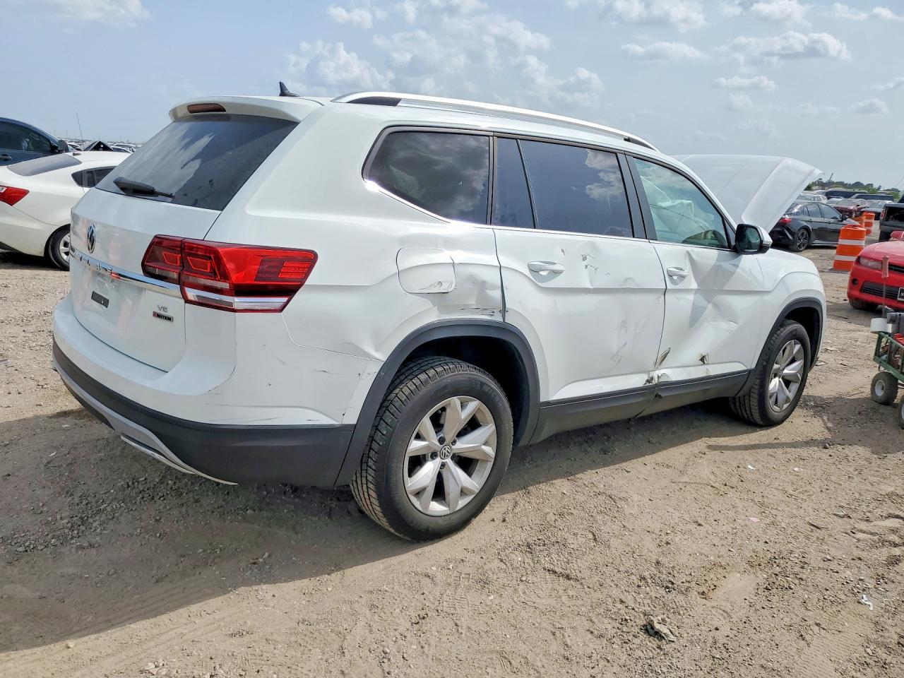 2018 Volkswagen Atlas Se - Image 3