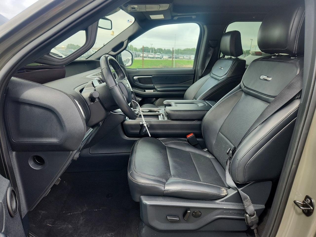 2025 Ford Expedition Max Platinum - Image 7