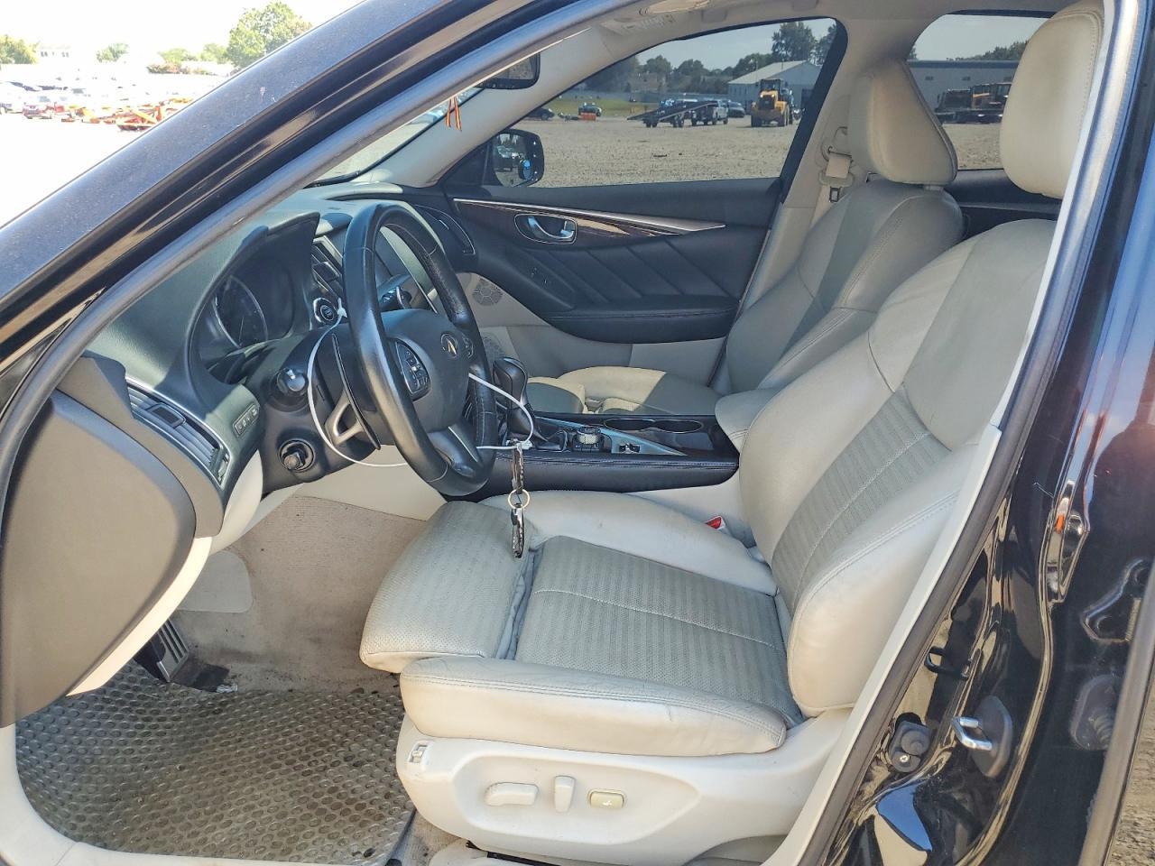 2015 Infiniti Q50 Hybrid Sport - Image 7