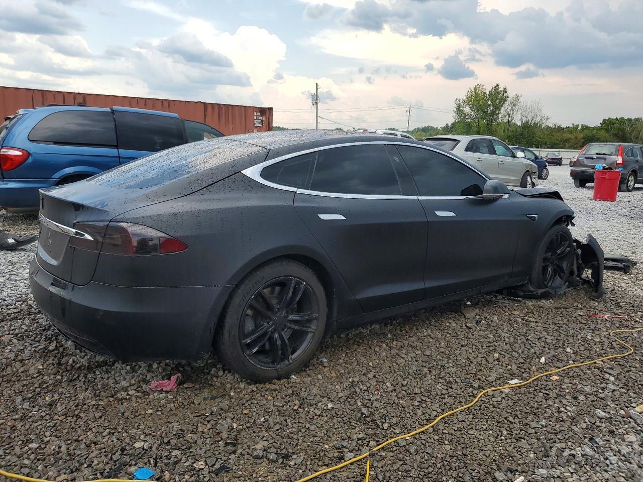 2017 Tesla Model S - Image 3