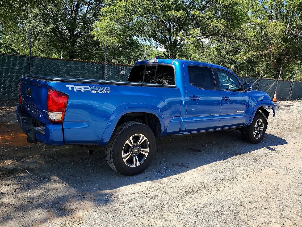 2016 Toyota Tacoma Trd Sport - Image 3