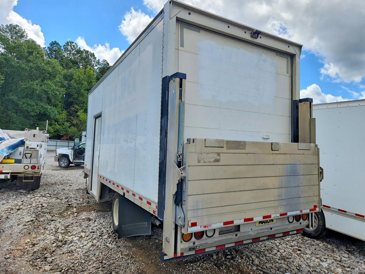 2023 Isuzu Npr Hd - Box Truck - Image 2