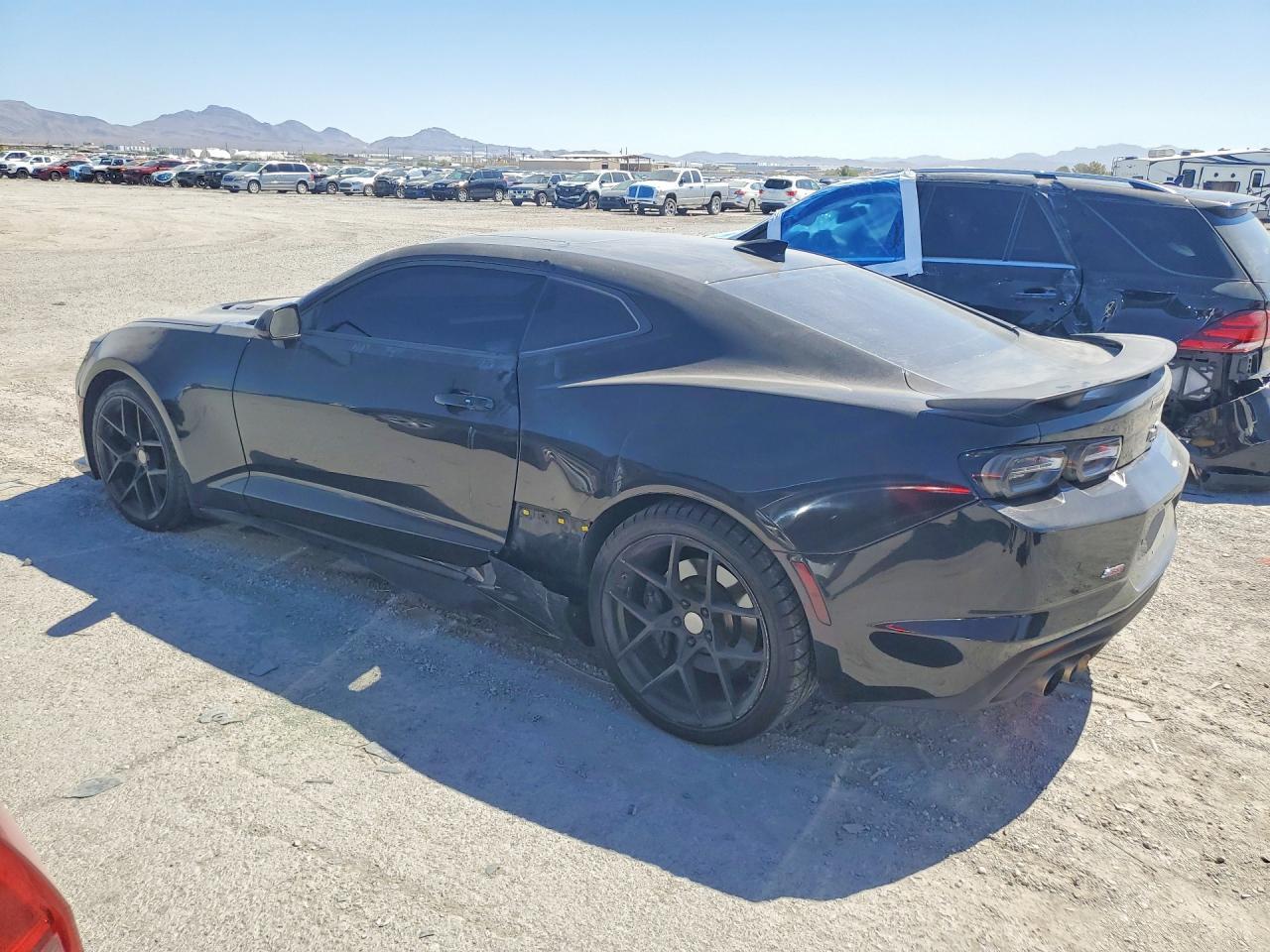 2019 Chevrolet Camaro Ss - Image 2