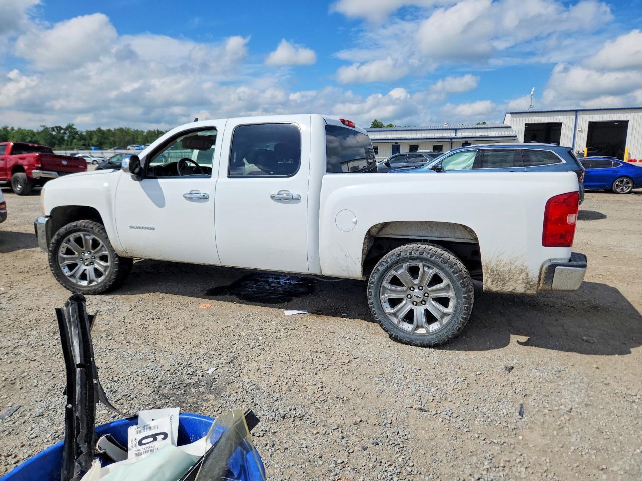 2013 Chevrolet Silverado C1500 Lt - Image 2