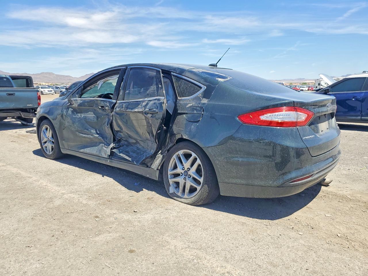 2015 Ford Fusion Se - Image 2