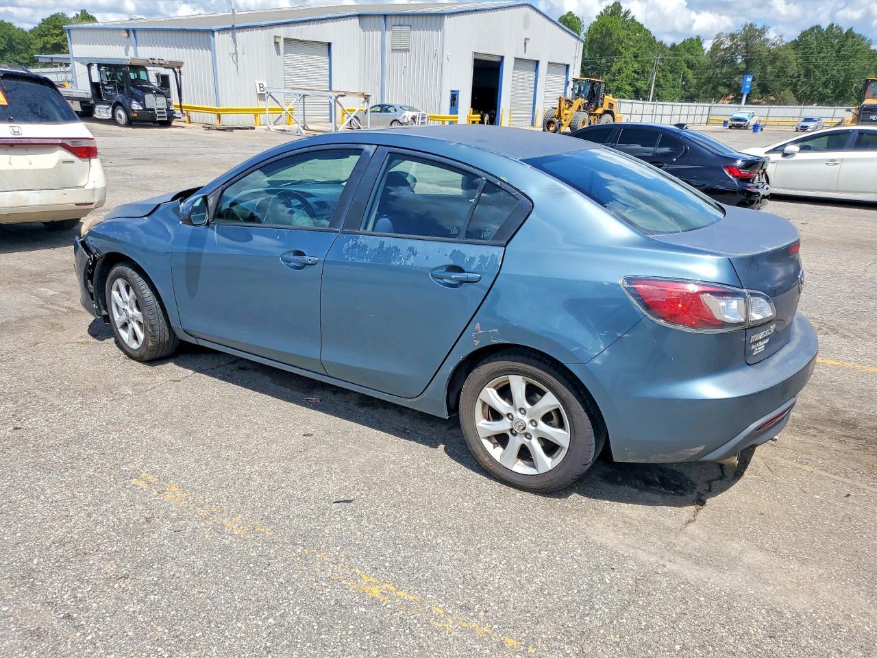 2010 Mazda 3 I - Фото 2