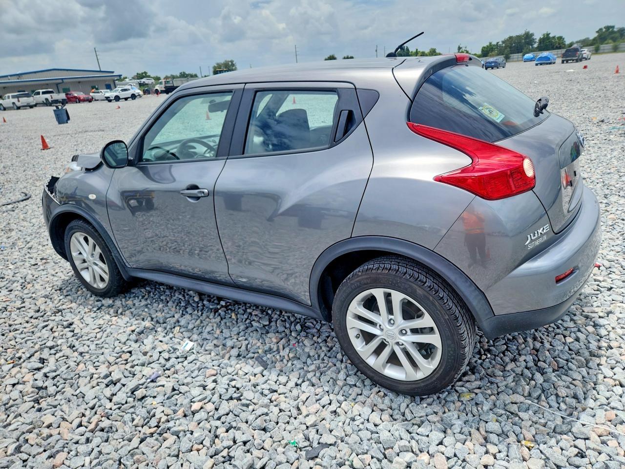 2014 Nissan Juke S - Image 2