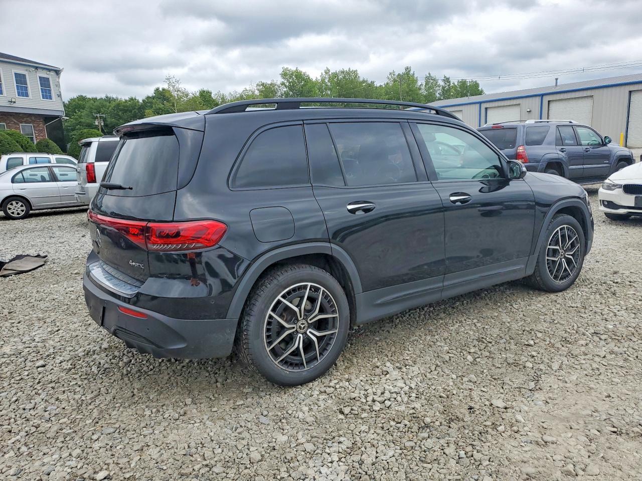 2023 Mercedes-Benz Eqb 300 4Matic - Image 3
