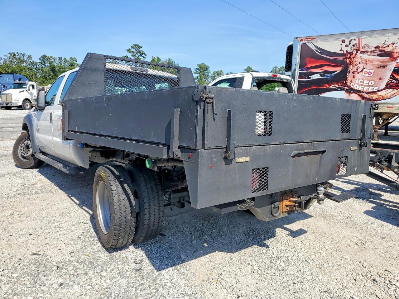2016 Ford F450 Super Duty - Image 2